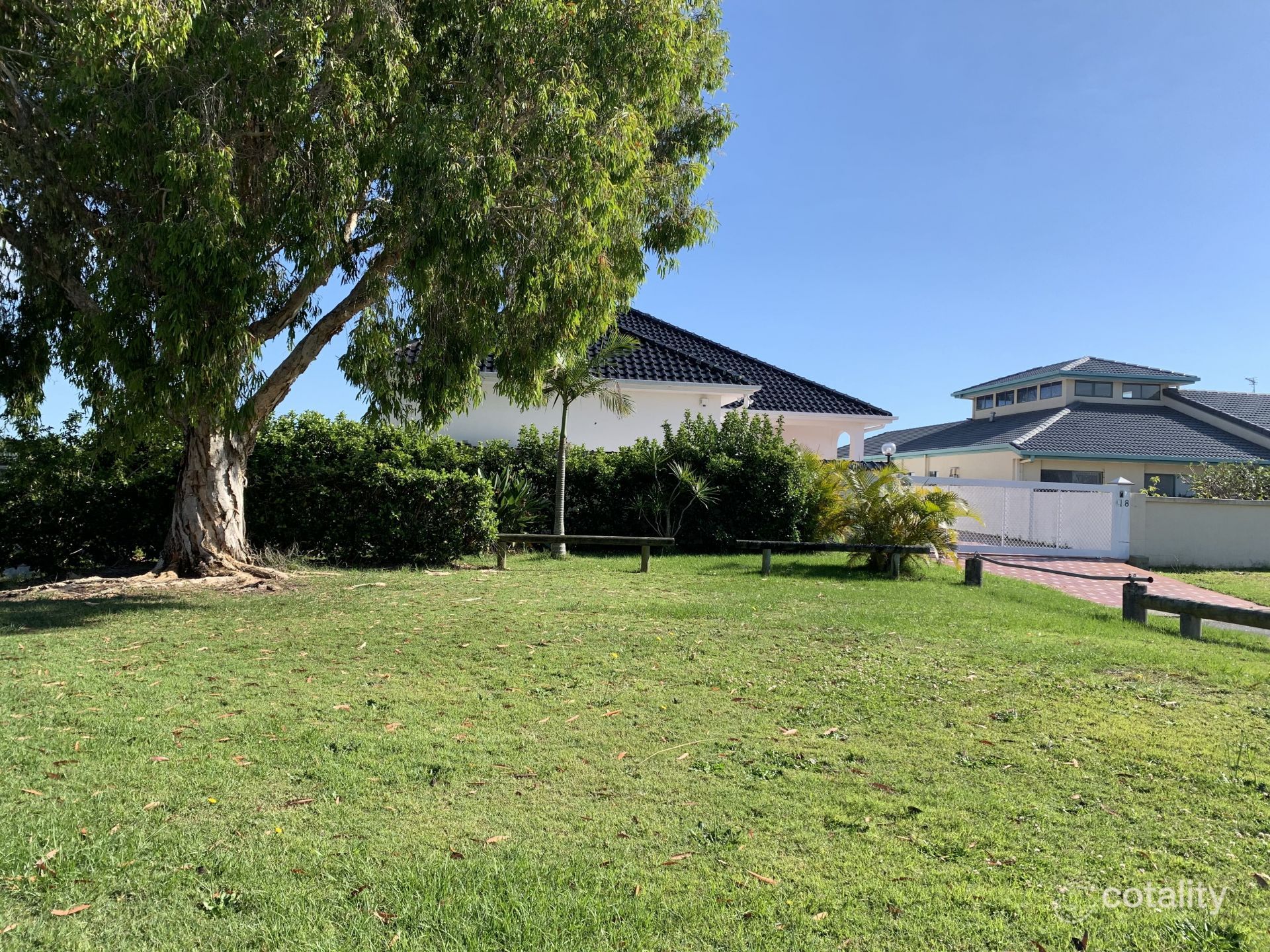 18 Grand Canal Way, Runaway Bay, QLD 4216
