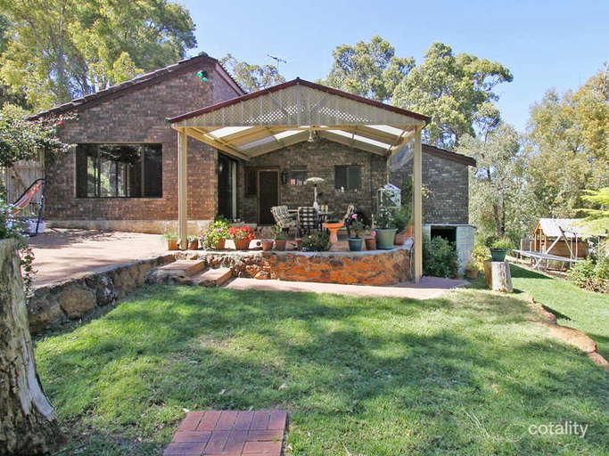 2 Reed Rise, Roleystone, WA 6111