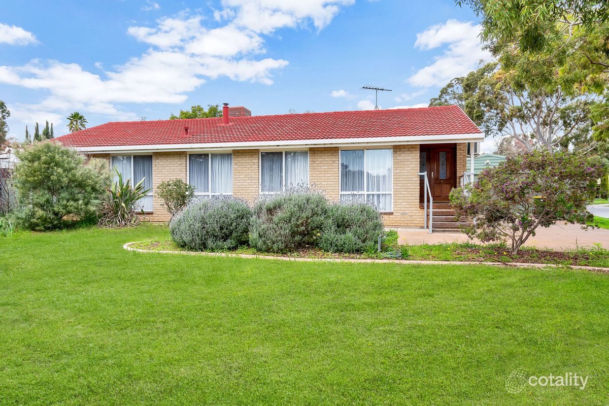 18 Canterbury Dr, Salisbury Heights, SA 5109
