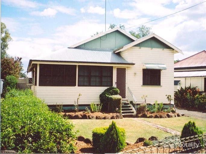70 Hume St, Pittsworth, QLD 4356