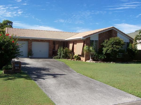 25 Palm Tce, Yamba, NSW 2464