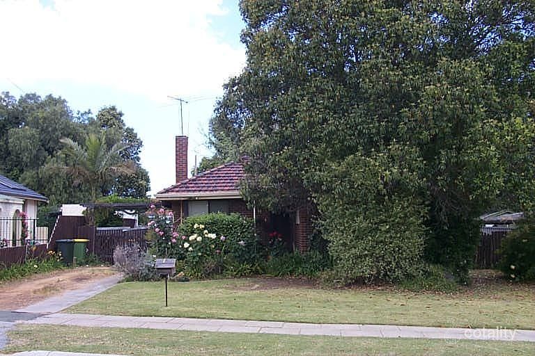 11 Curven Rd, Hamilton Hill, WA 6163