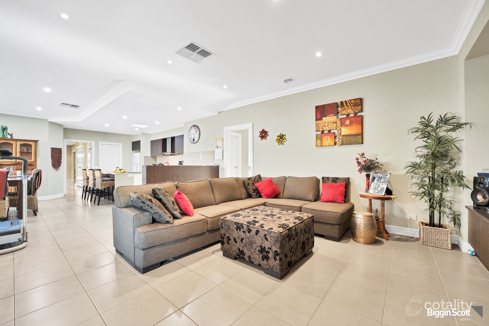 9 Barbers Dr, South Morang, VIC 3752