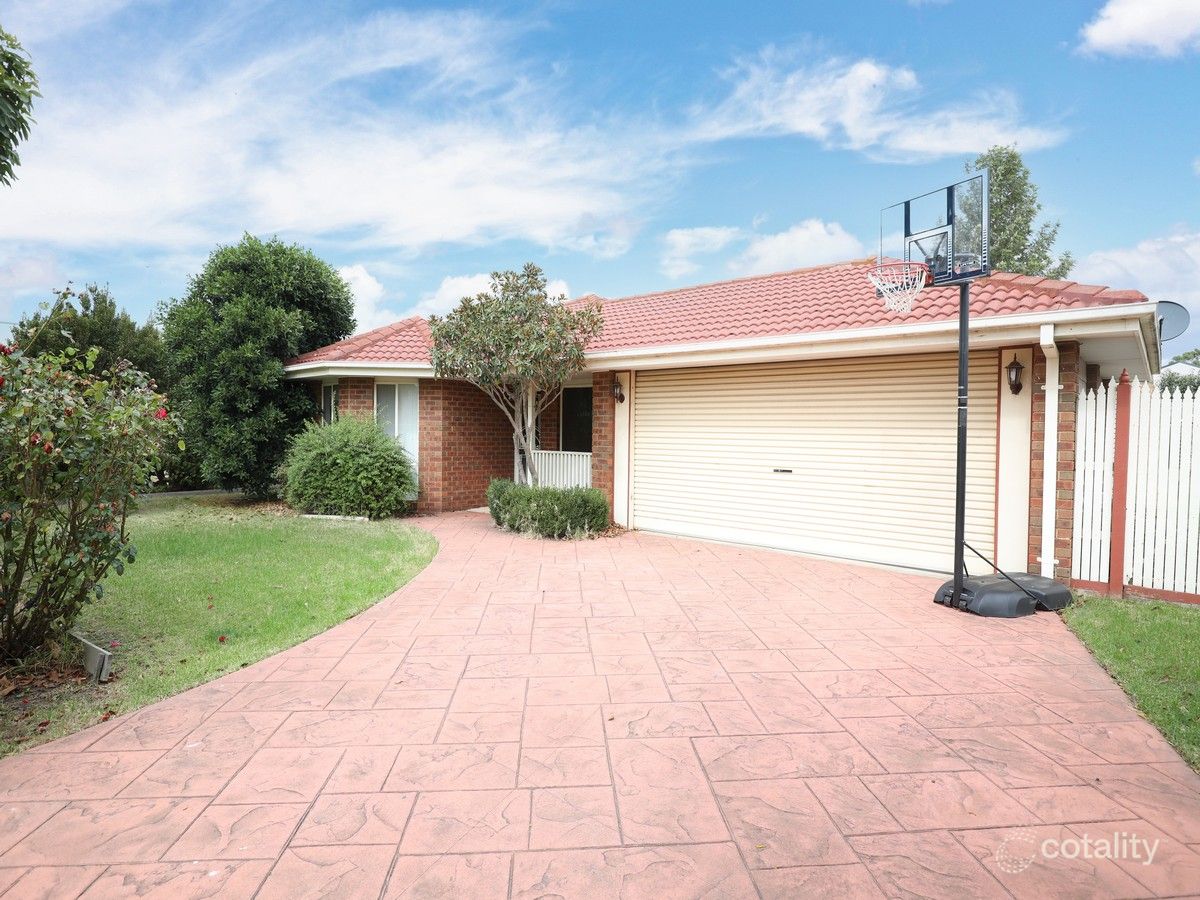 28 Robin Hill Dr, Mornington, VIC 3931