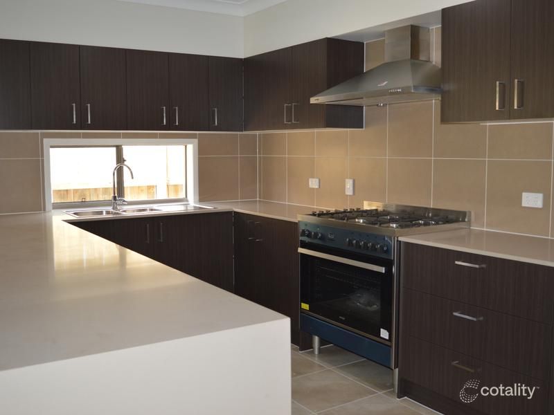 16 Krause St, Bellbird Park, QLD 4300