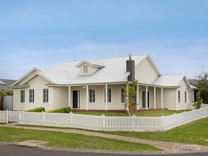 1-3 Vancleve Cres, Gisborne, VIC 3437