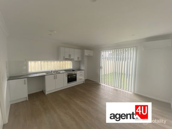 70 College St, Cambridge Park, NSW 2747