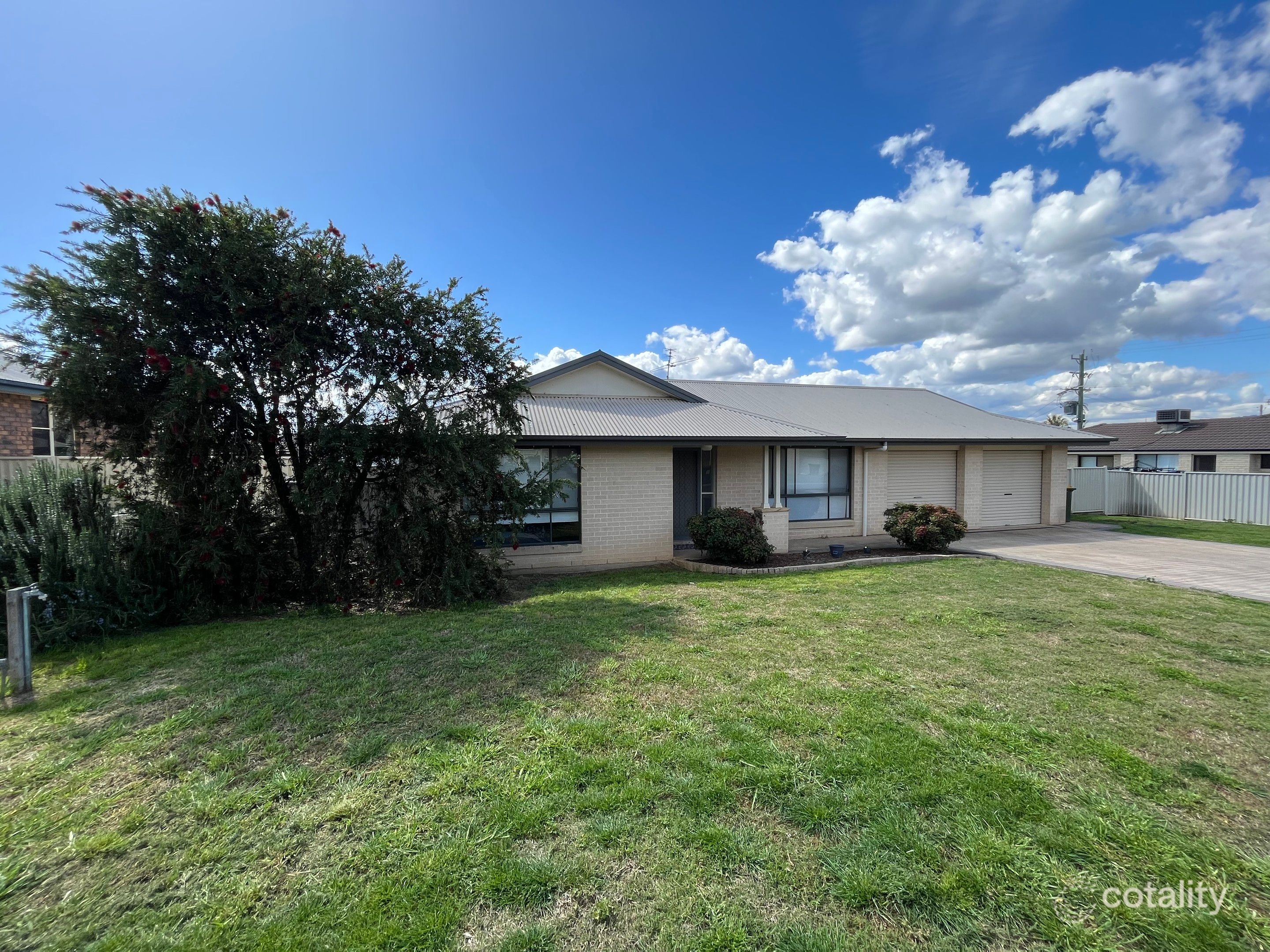 4 Warburton Dr, Westdale, NSW 2340