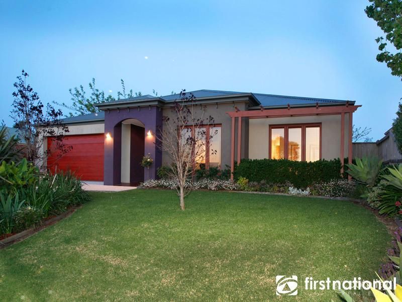 4 Moondarra Dr, Berwick, VIC 3806