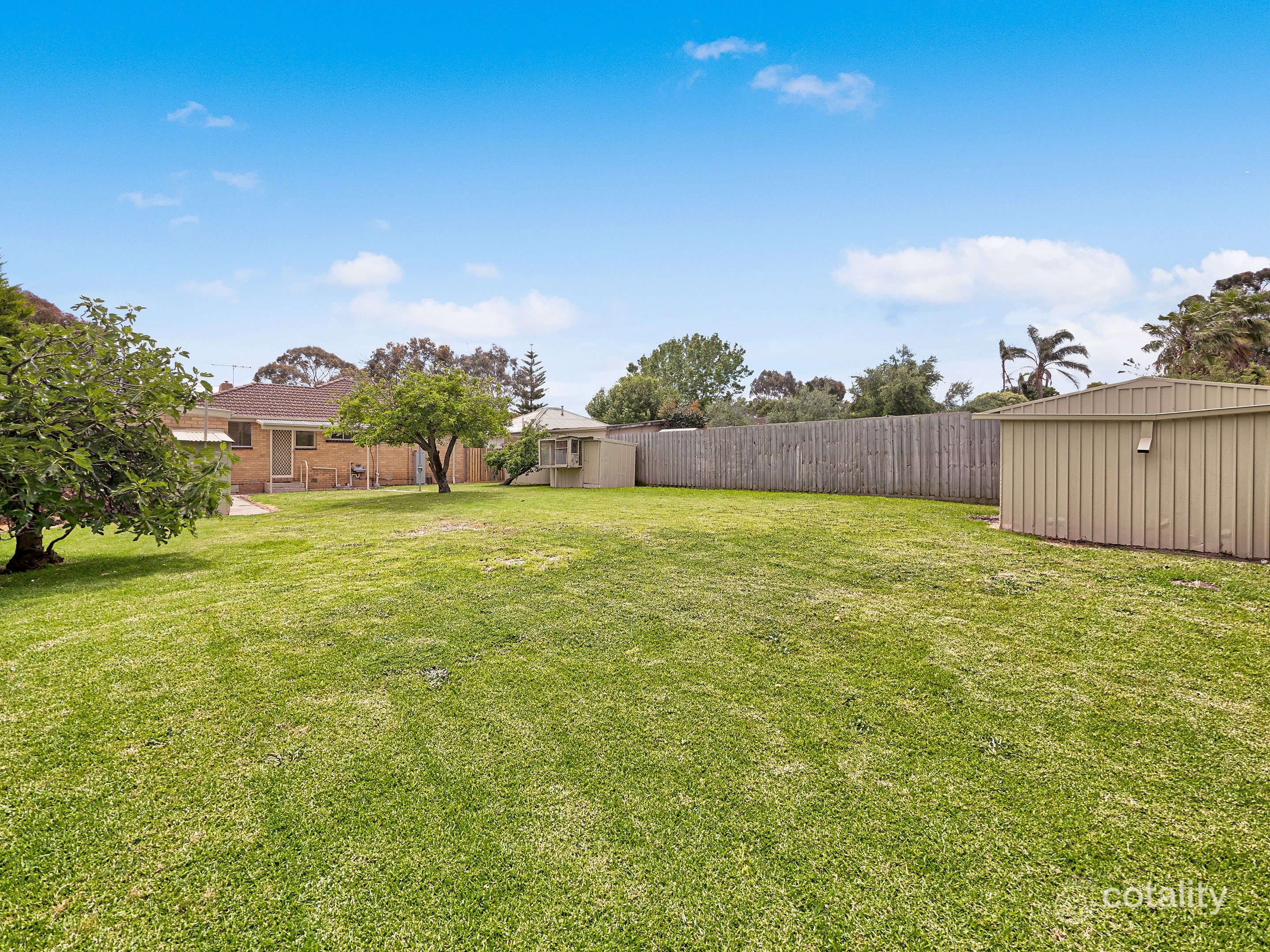 8 Ti-Tree Cres, Seaford, VIC 3198