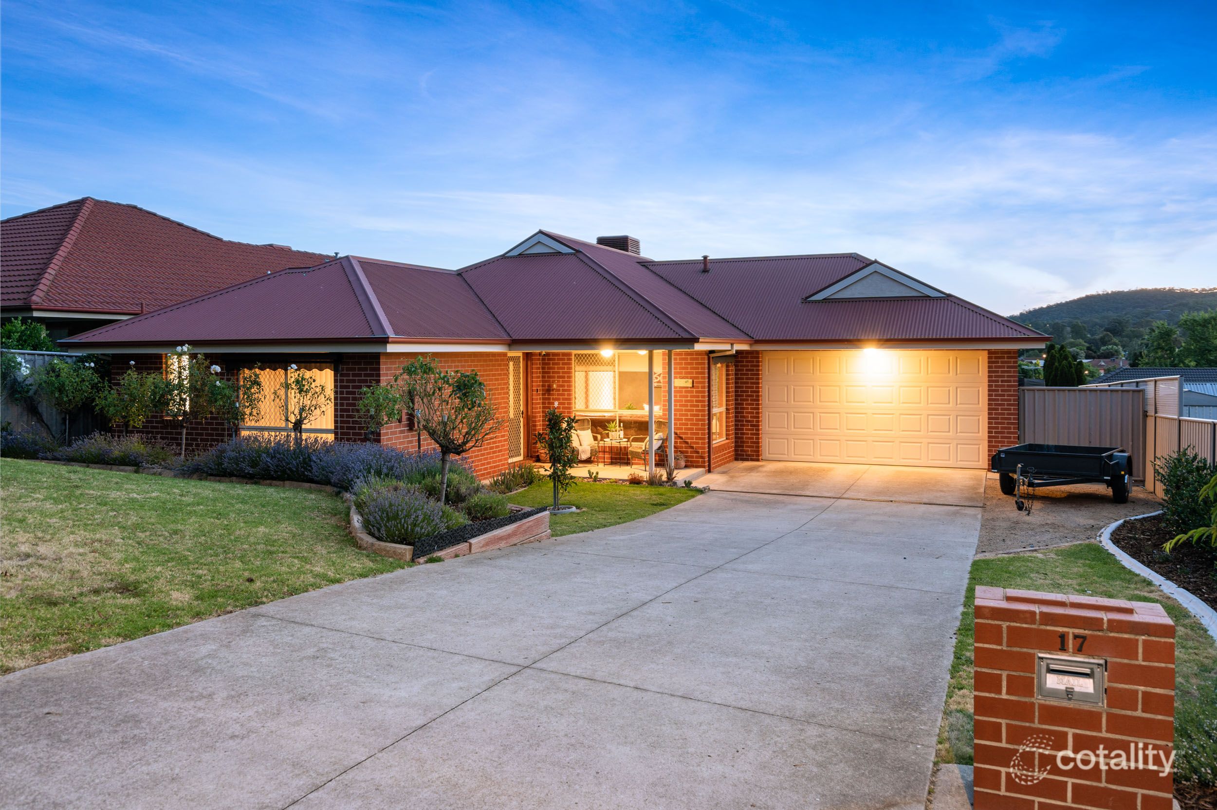 17 Dumbrell Cct, Glenroy, NSW 2640