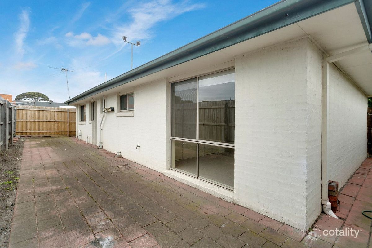 2/6 Ti-Tree Cres, Seaford, VIC 3198