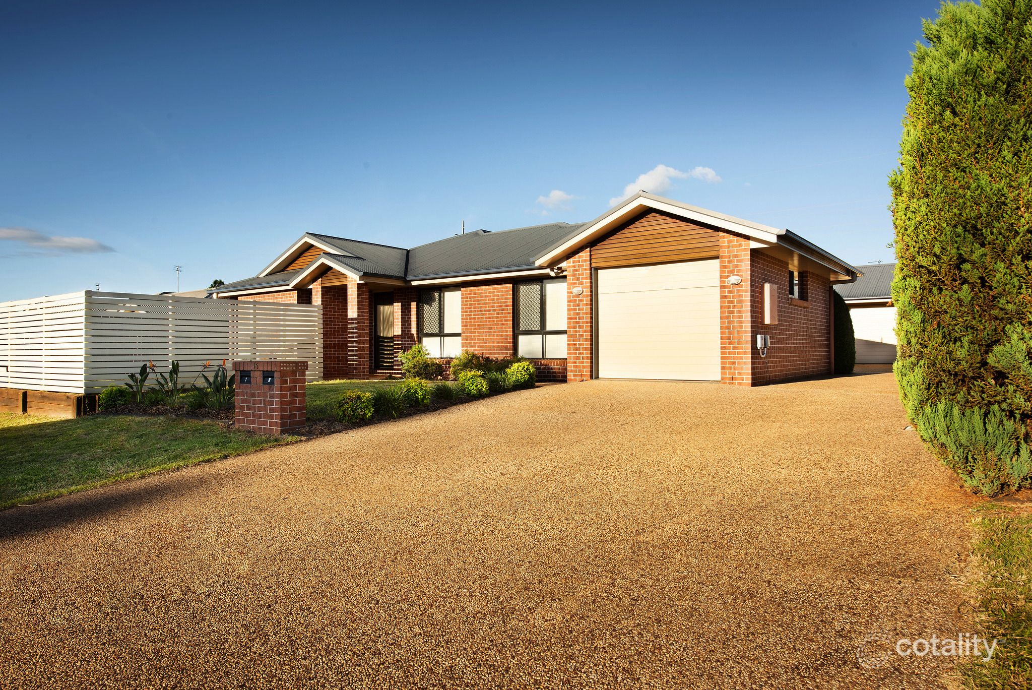 1/16 Sambar Ct, Kearneys Spring, QLD 4350