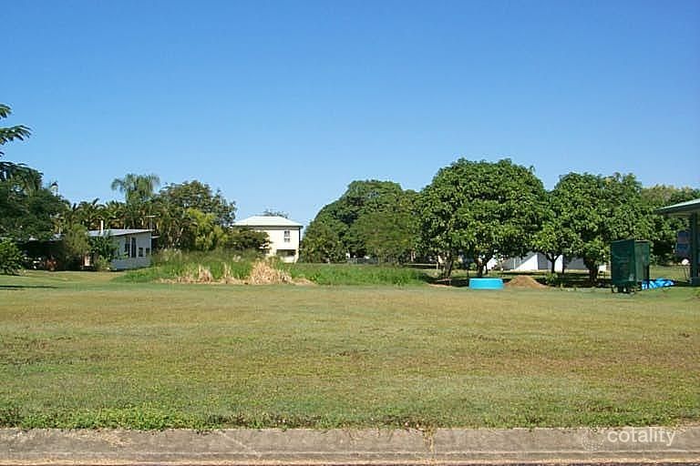 16 Taylor St, Kurrimine Beach, QLD 4871