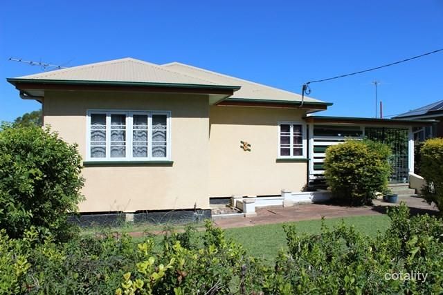 3 Robertson Rd, Eastern Heights, QLD 4305