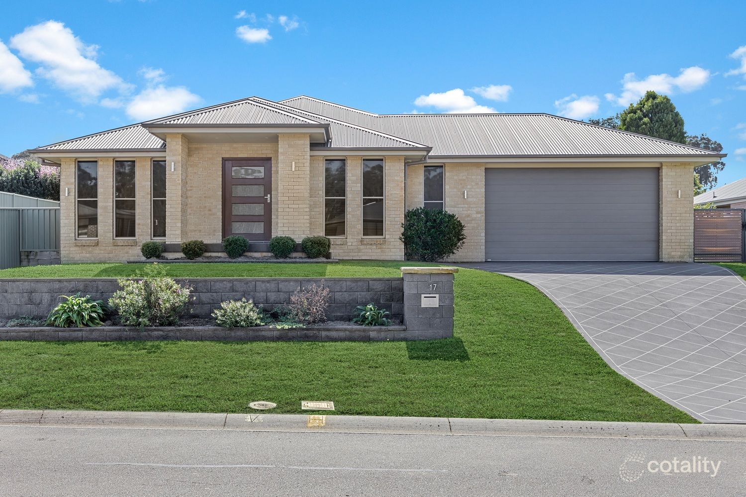 17 Hinchinbrook Cl, Ashtonfield, NSW 2323
