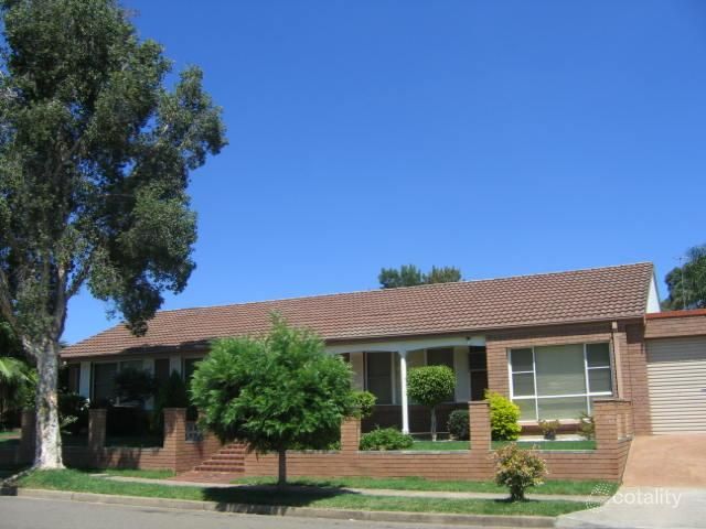 70 Tallowood Cres, Bossley Park, NSW 2176