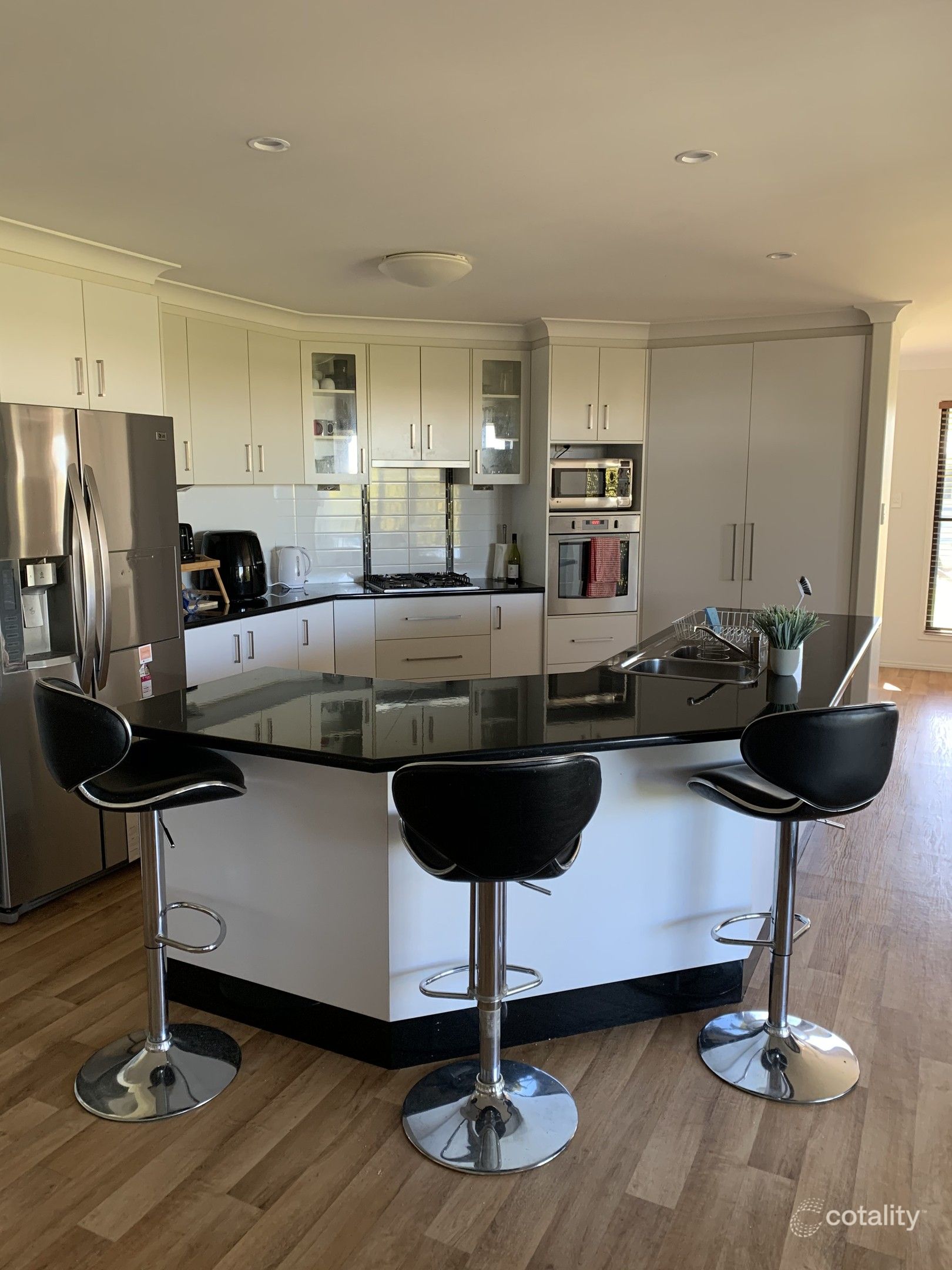 7 Lockyer Cres, Roma, QLD 4455