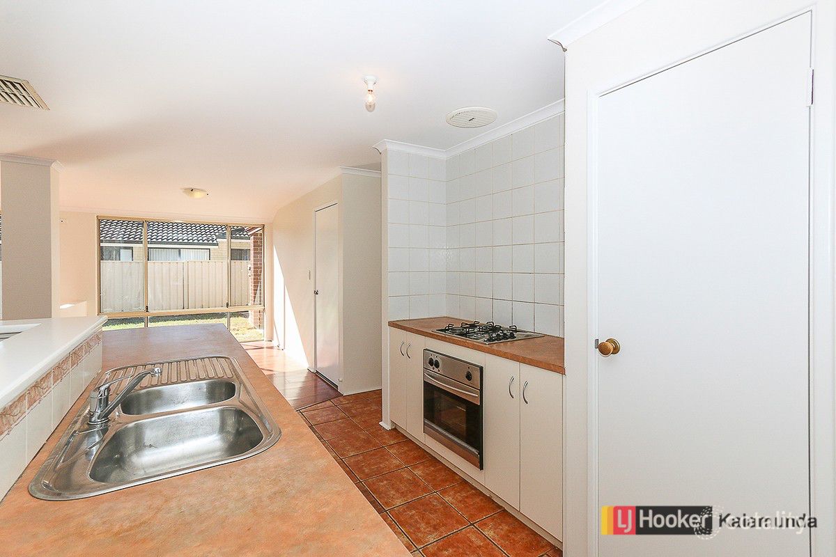 4 Strawberry Way, Forrestfield, WA 6058