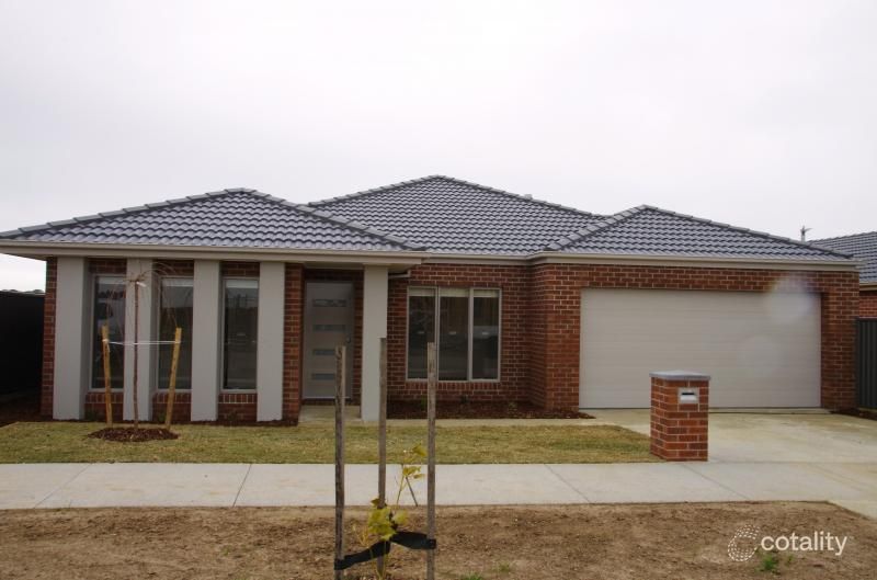4 Rowley St, Lucas, VIC 3350