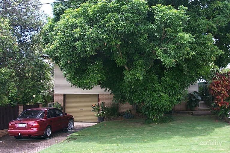 32 Peel St, Manly, QLD 4179