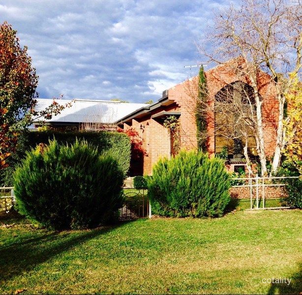 595 Whorouly Rd, Whorouly, VIC 3735