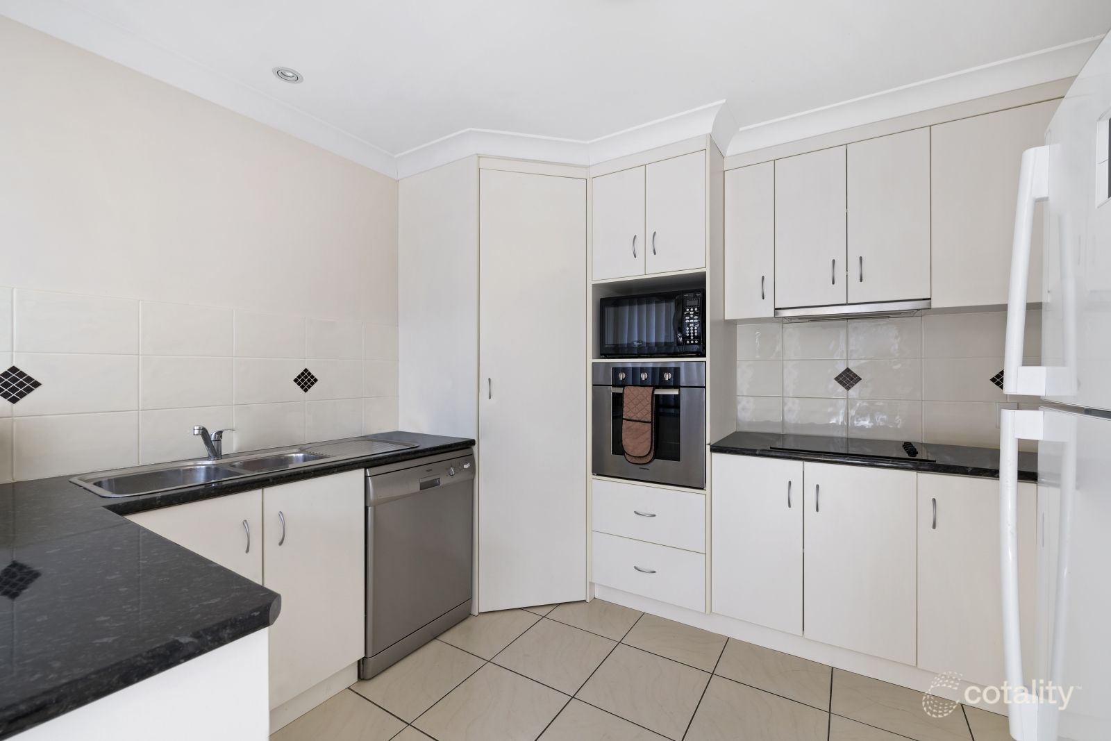 2/10-12 Devon St, Newtown, QLD 4350