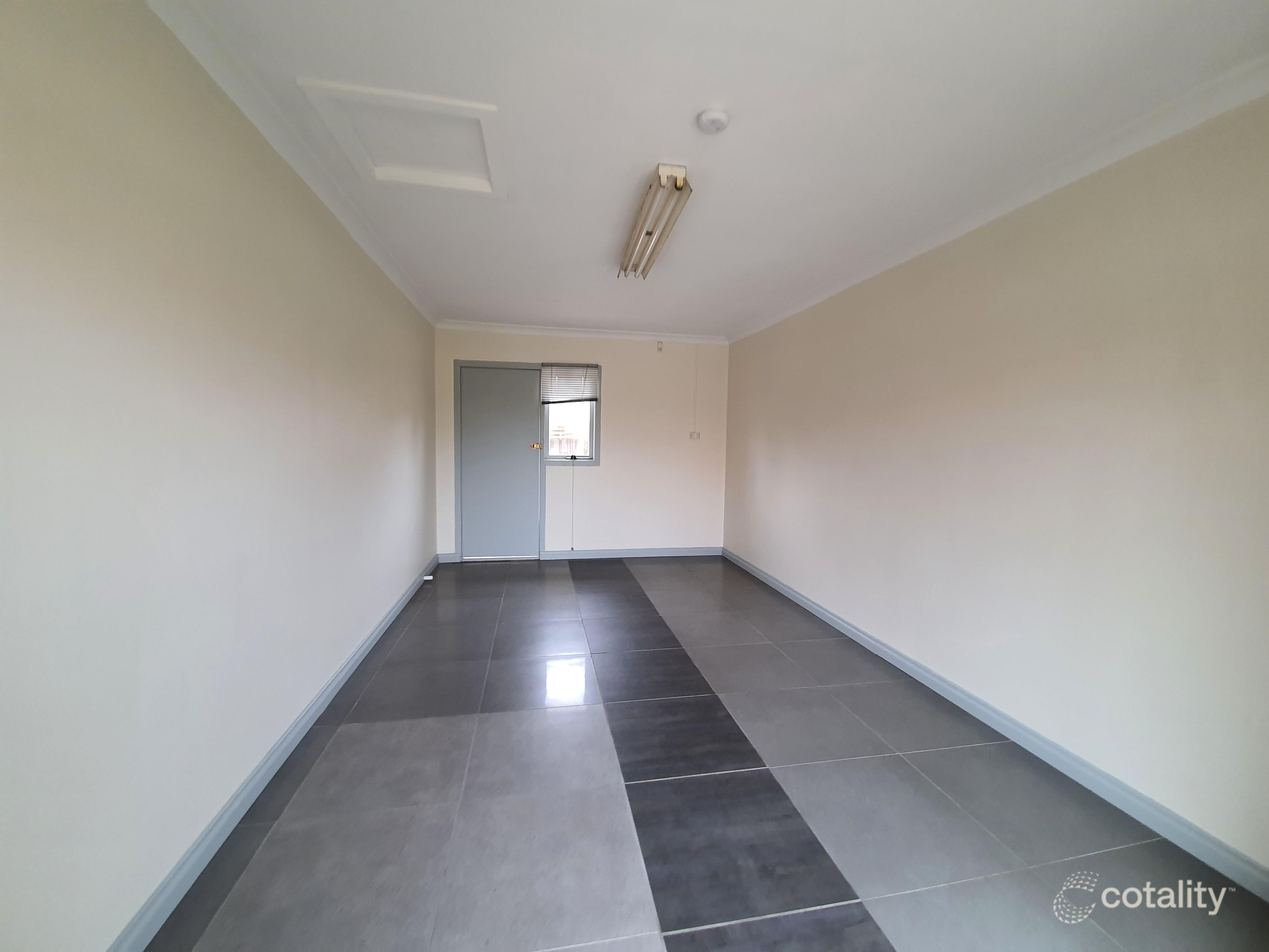 2/21 Reaburn Ave, St Albans, VIC 3021