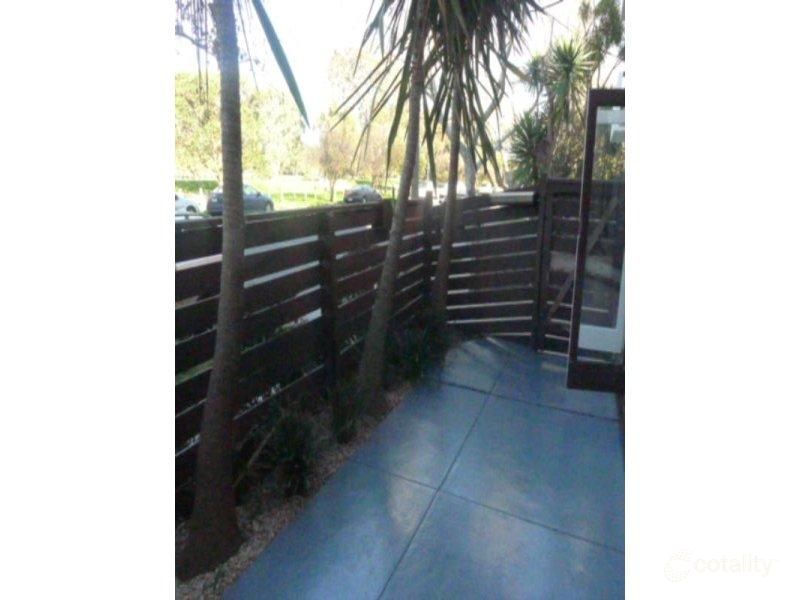 2/457 St Kilda St, Elwood, VIC 3184