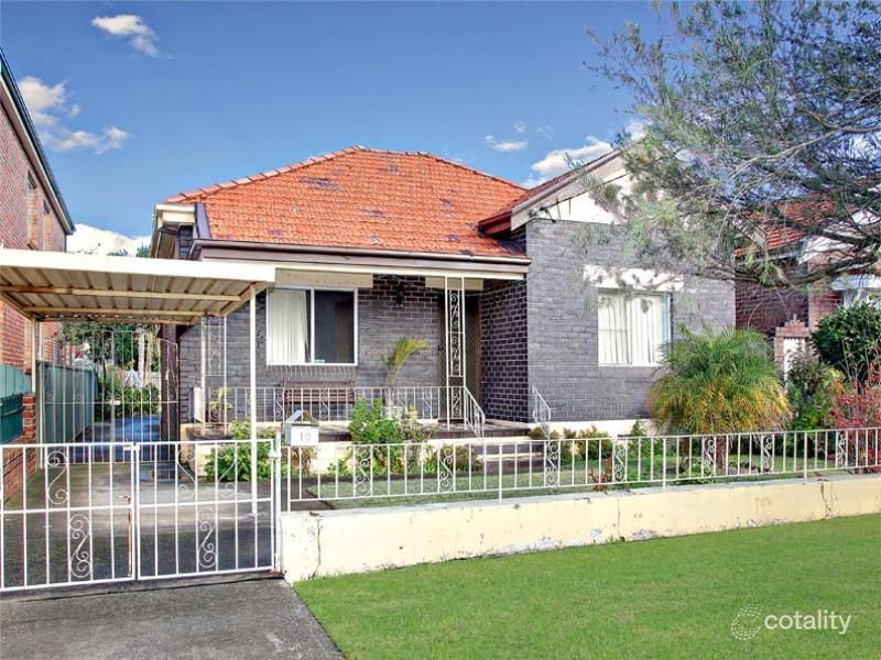 10 Glamis St, Kingsgrove, NSW 2208