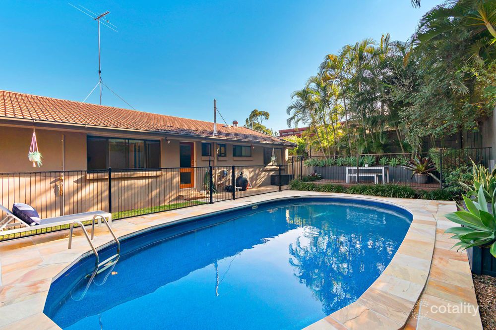 25 Alenola St, Chapel Hill, QLD 4069