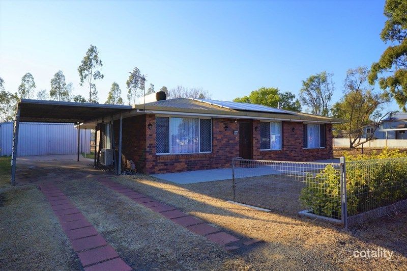 27 York St, Oakey, QLD 4401