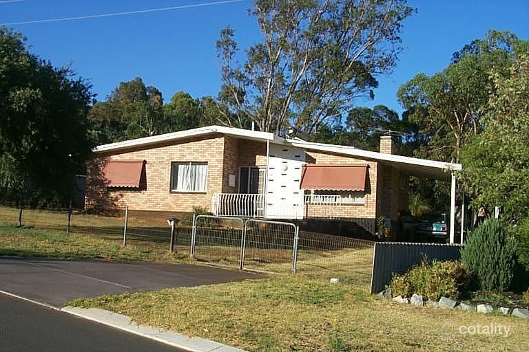 5 Ellis Rd, Mount Nasura, WA 6112