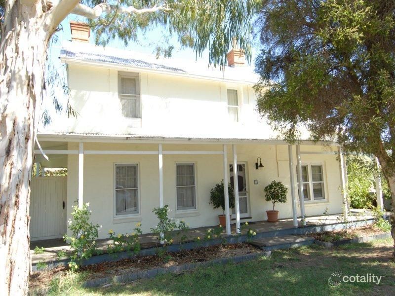 98 Russell St, Deniliquin, NSW 2710