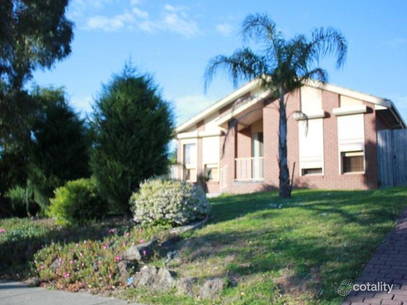 42 Monkhouse Dr, Endeavour Hills, VIC 3802