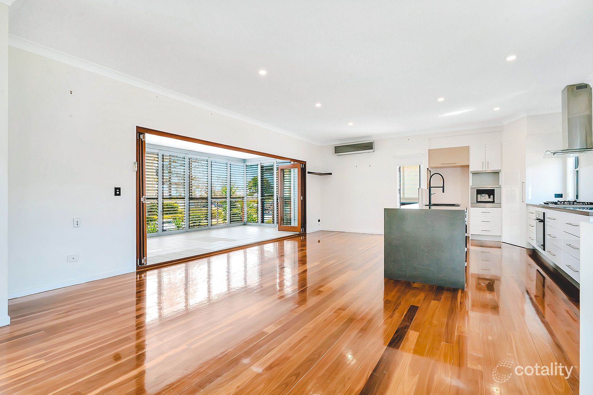 2/32 Pacific Pde, Bilinga, QLD 4225