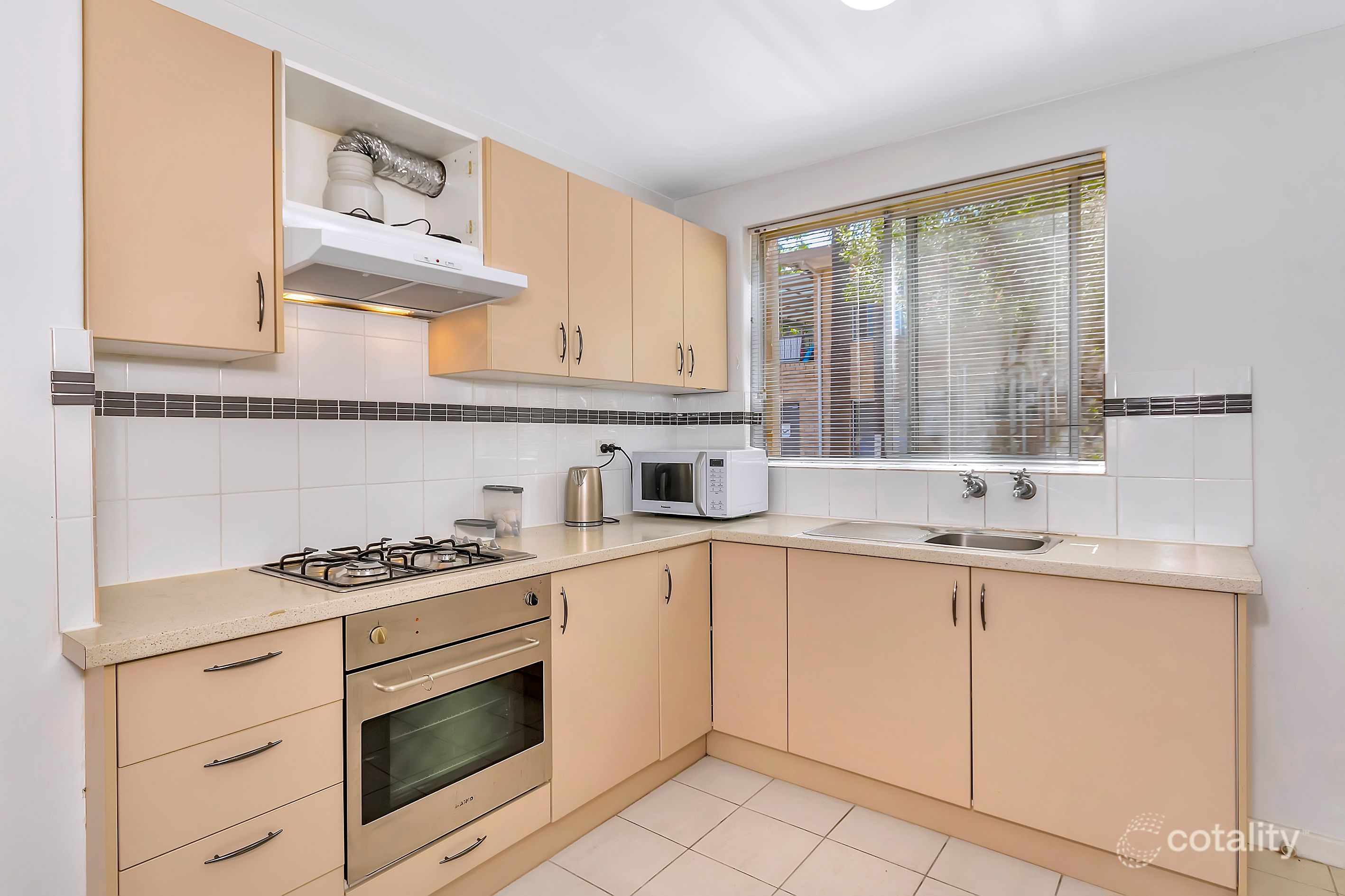 9/9 Jersey St, Jolimont, WA 6014