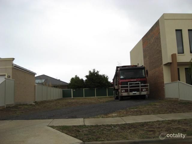 34 Tudor Rose Cres, Sydenham, VIC 3037