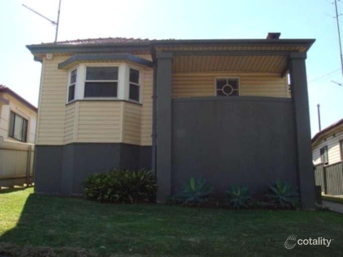 14 Robertson St, Coniston, NSW 2500