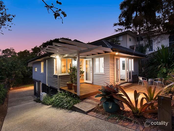18 Carroll St, Bardon, QLD 4065