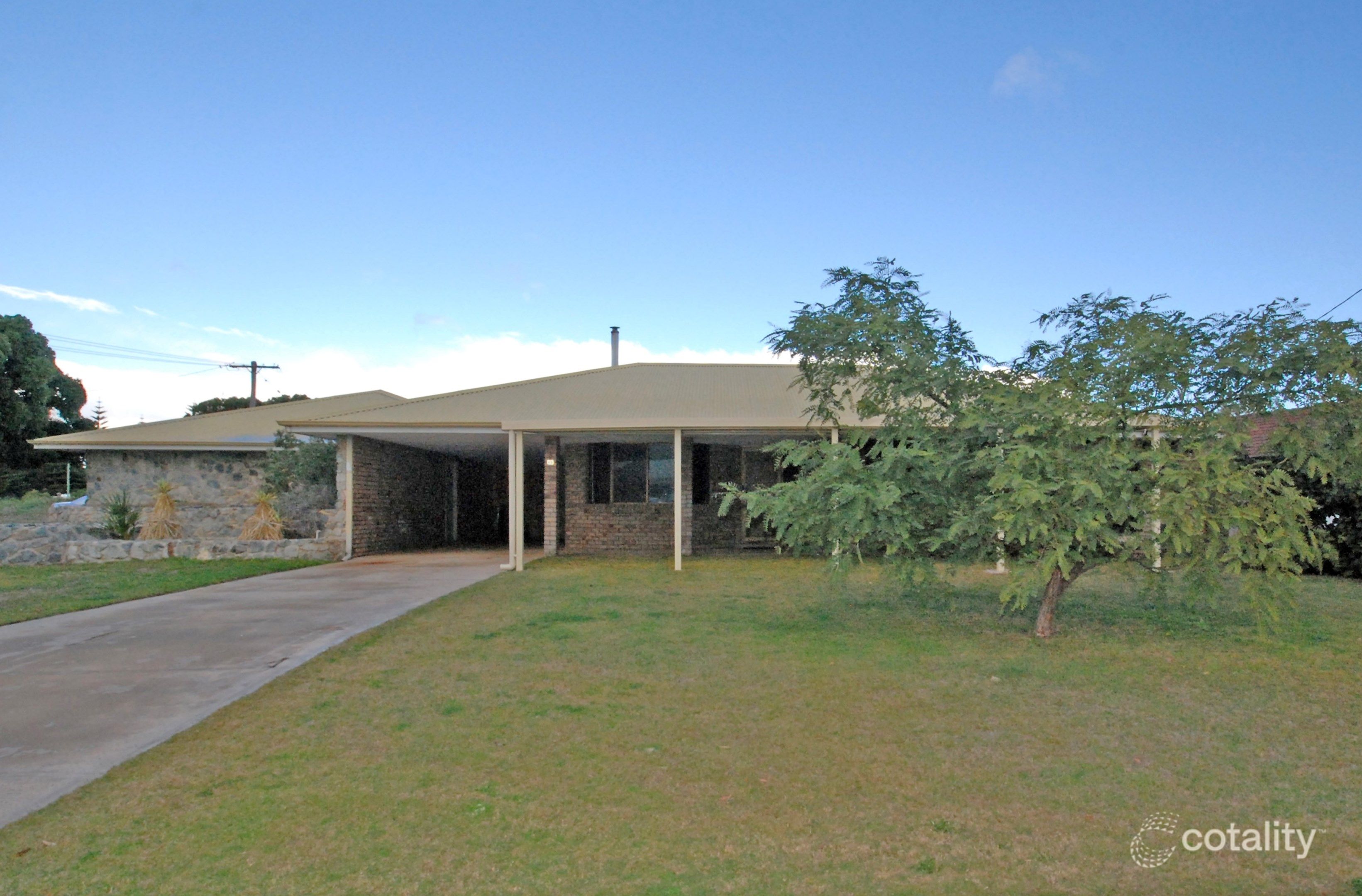 2/6 Essex St, Jurien Bay, WA 6516