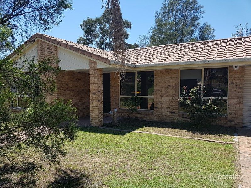 18 Duesbury Cres, Edens Landing, QLD 4207