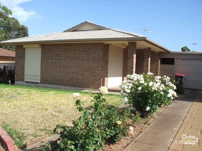 35 Parramatta Dr, Morphett Vale, SA 5162