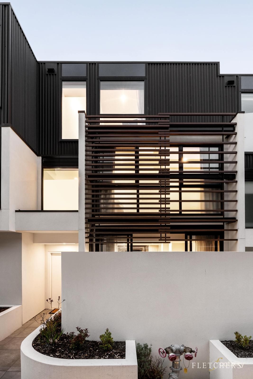 2/68 Walpole St, Kew, VIC 3101