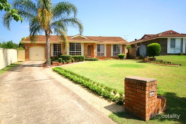 5 Chad Pl, St Clair, NSW 2759