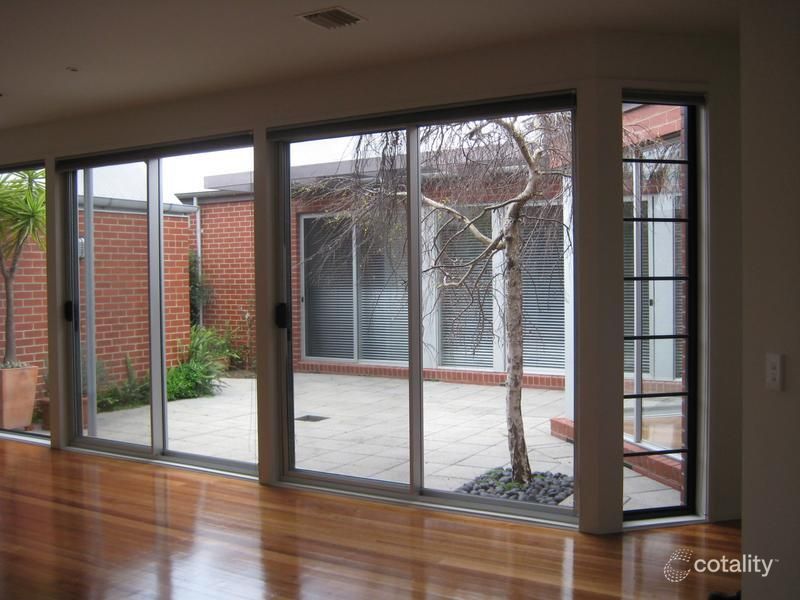 100 Canberra Gr, Brighton East, VIC 3187
