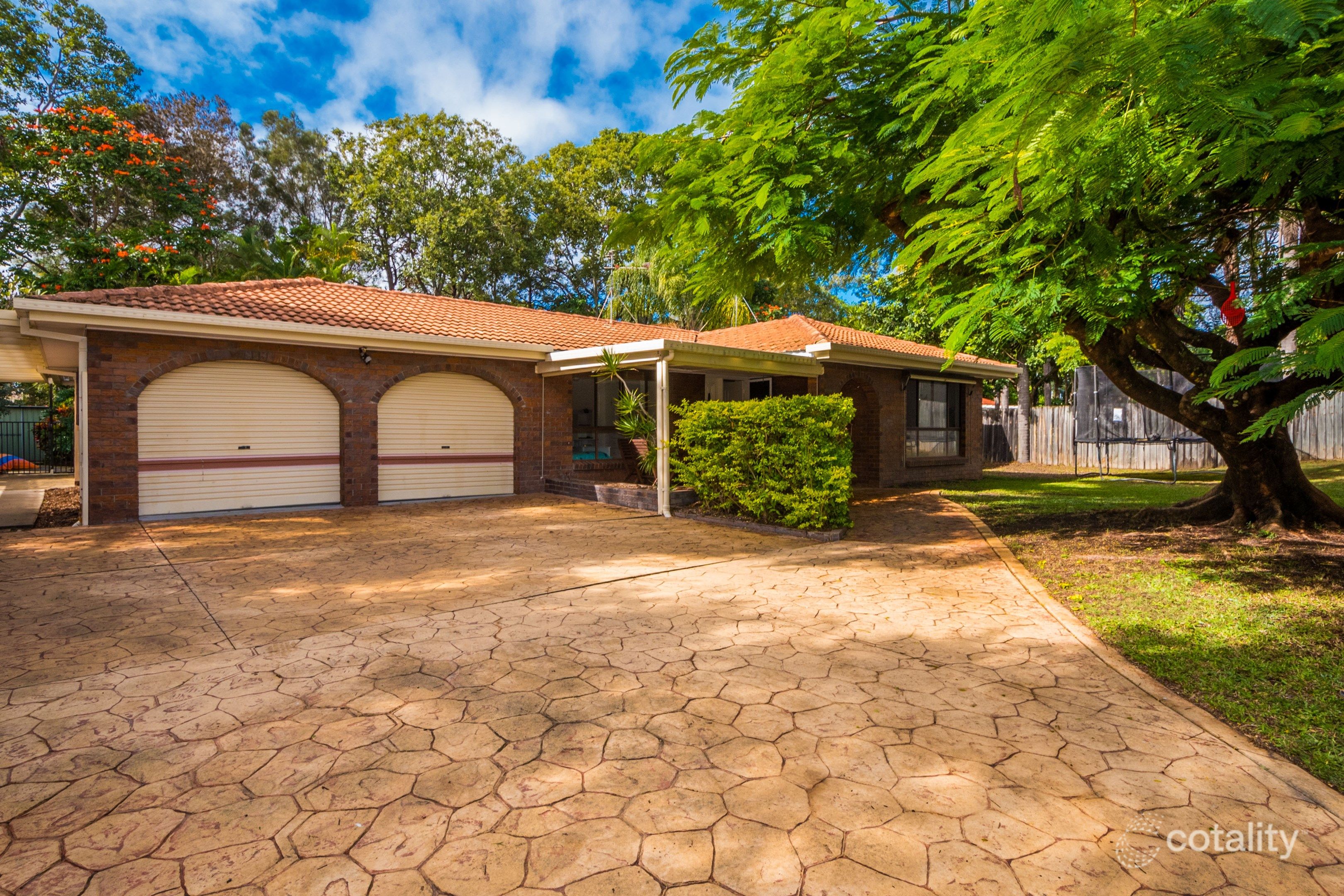 11 Karratha Ct, Mermaid Waters, QLD 4218