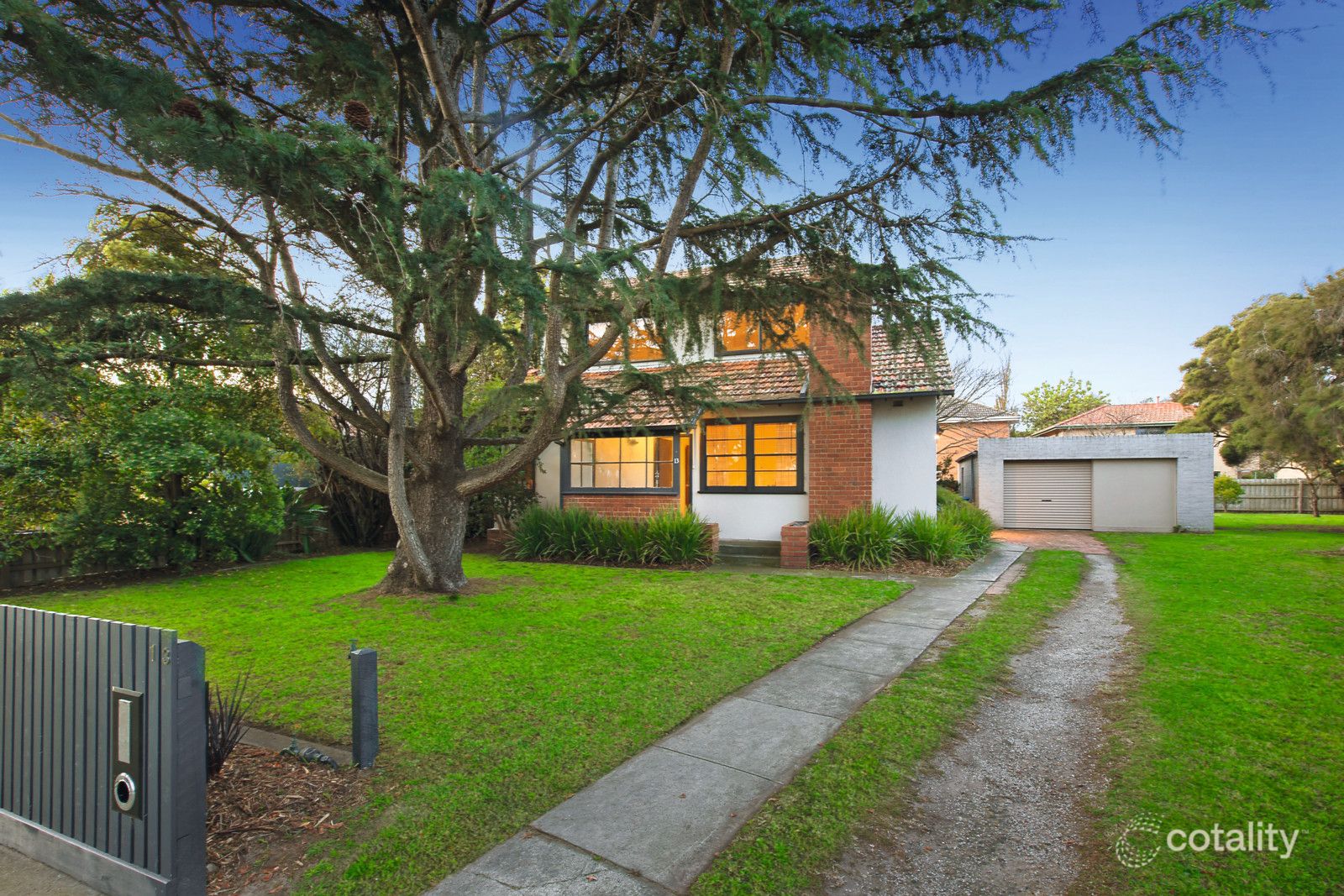 13 Leonard St, Hampton East, VIC 3188
