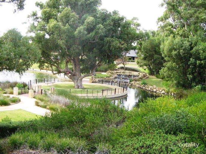 2 Dyer Lane, Lakelands, WA 6180