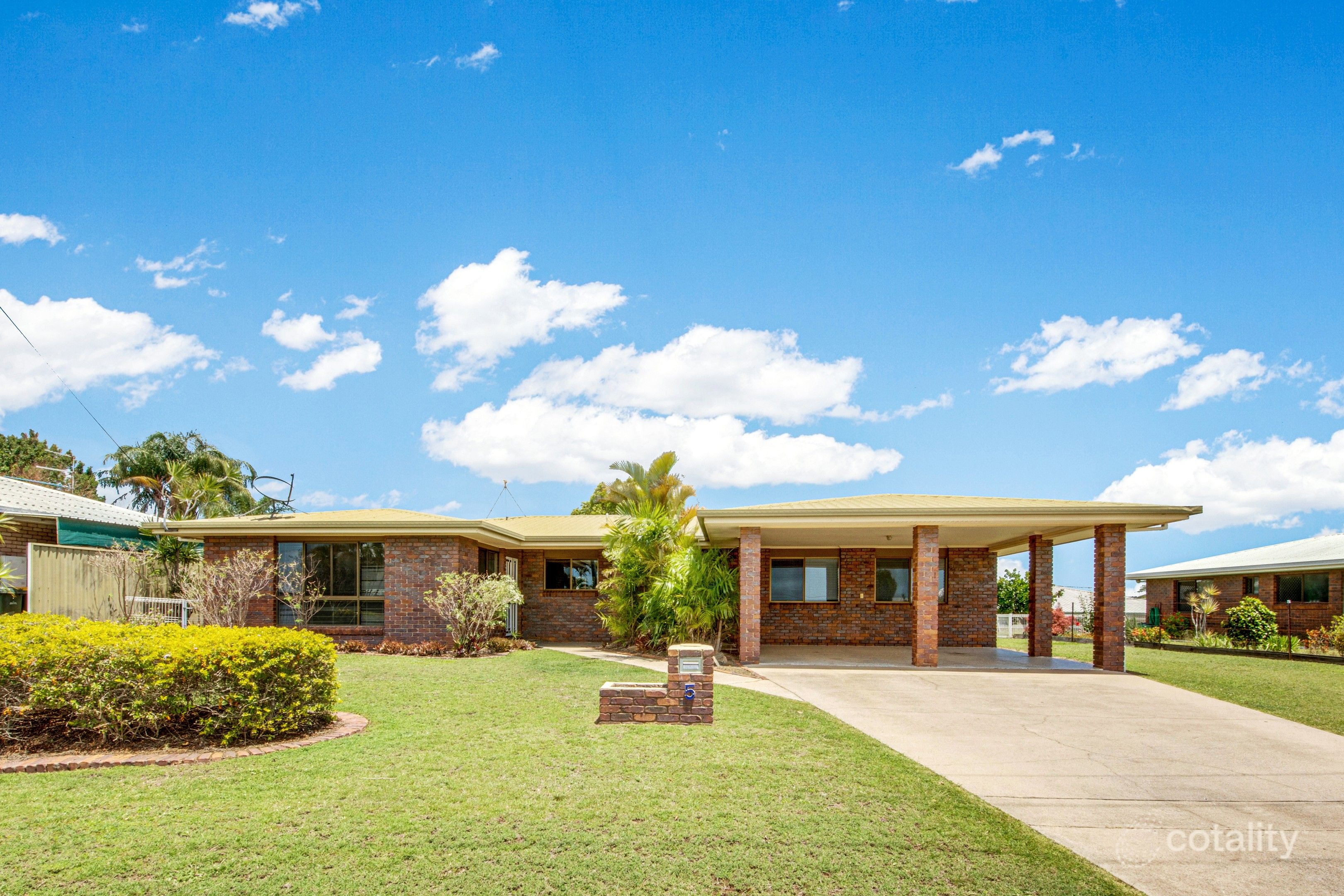 5 Mciver Rd, Clinton, QLD 4680